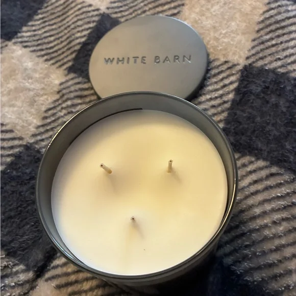 White Barn Mahogany Teakwood Gray Jar Candle New No Box 3- Wick - Picture 2 of 4